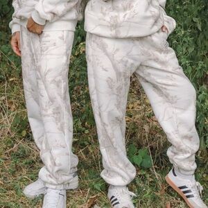Comfrt The Camo Sweatpants in White Oak Size Small